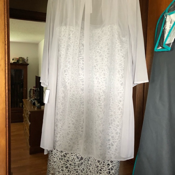 Mother of Bride dress - Picture 2 of 3